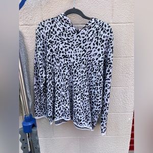 Fate cheetah sweater grey